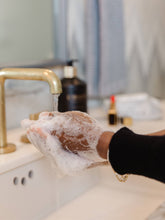 Load image into Gallery viewer, Fresh Linen Hand Soap