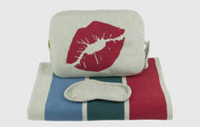 Load image into Gallery viewer, Blanket Set- Kiss
