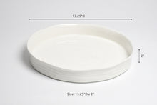 Load image into Gallery viewer, Le Blanc Round Platter
