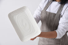 Load image into Gallery viewer, Le Blanc Small Platter
