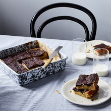 Load image into Gallery viewer, Splatter Square Brownie Pan
