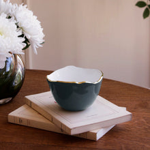 Load image into Gallery viewer, Encanto Osaka Small Bowl (Midnight and White)

