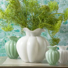 Load image into Gallery viewer, Glass Vento Medium Vase
