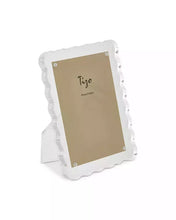 Load image into Gallery viewer, Lucite Wave Frame 4x6
