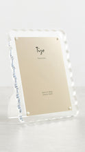 Load image into Gallery viewer, Lucite Wave Frame 5x7
