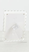 Load image into Gallery viewer, Lucite Wave Frame 5x7
