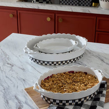 Load image into Gallery viewer, Courtly Check Everyday Small Oval Baker
