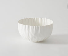 Load image into Gallery viewer, Mascali White Medium Bowl
