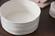 Load image into Gallery viewer, Le Blanc Medium Bowl

